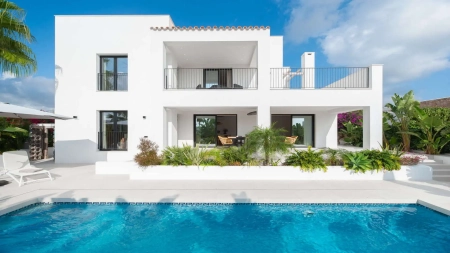 Moderne Luxusvilla Sa Carroca mit Pool & Dalt Vila Blick