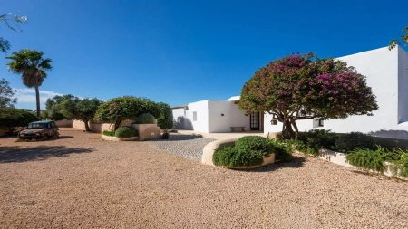Bohemian-Chic-Villa mit Gästehaus und Großem Grundstück zum Verkauf in Sant Jordi