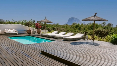 Luxusvilla in Cala Carbó mit Meerblick und Blick auf Es Vedrà | Ibiza Royal Agency
