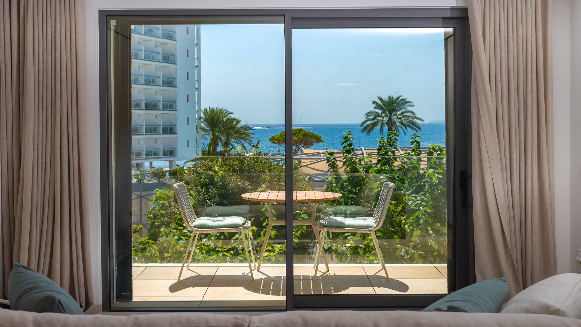 Apartment in Hippiements Playa d’en Bossa mit Meerblick