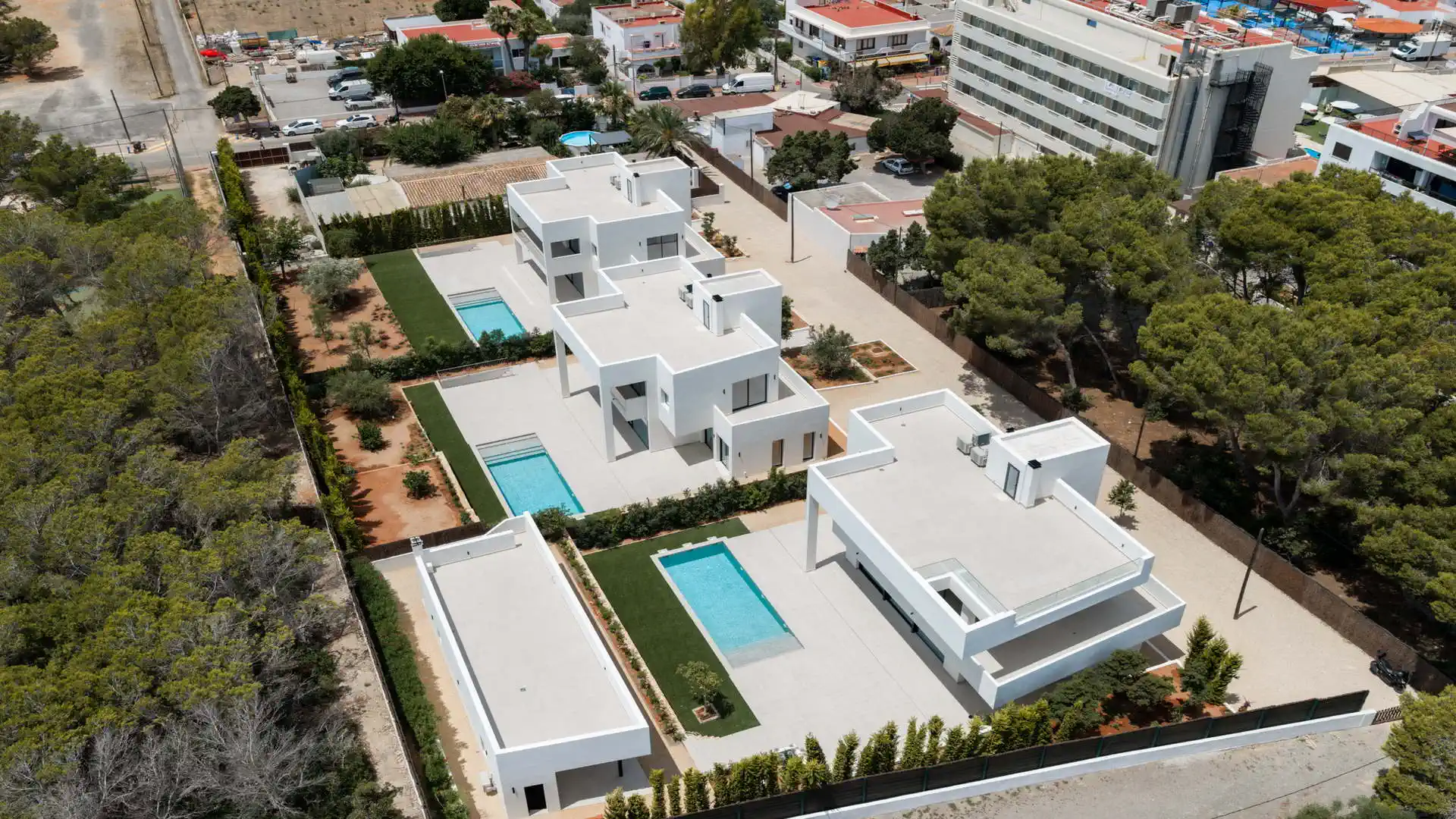 Luxusvilla in Cala Martina aus der Luft nahe dem Meer